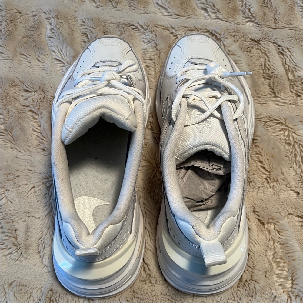 Nike Women's White Sneakers - Picture 7 of 7